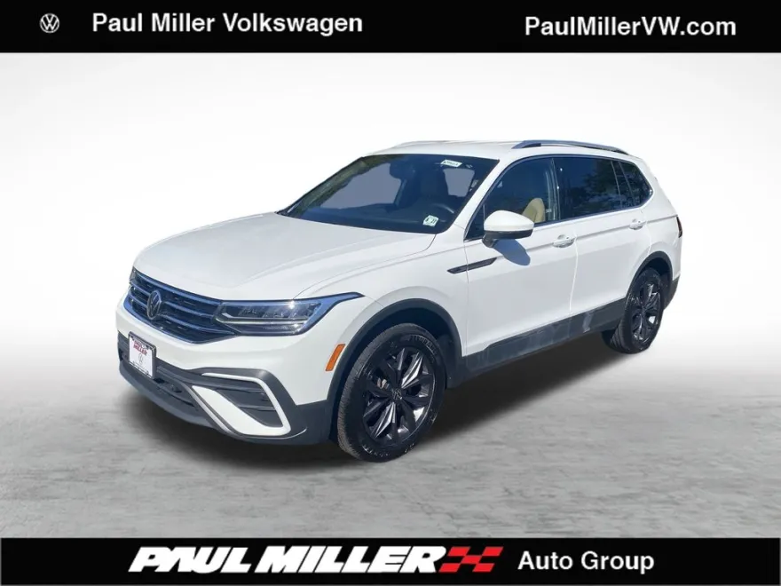 2022 Volkswagen Tiguan SE photo 1