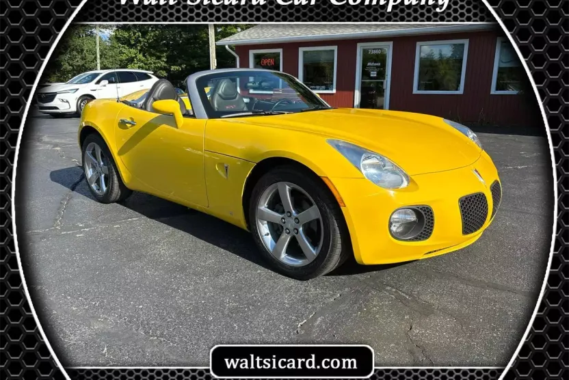 2007 Pontiac Solstice Convertible photo 1