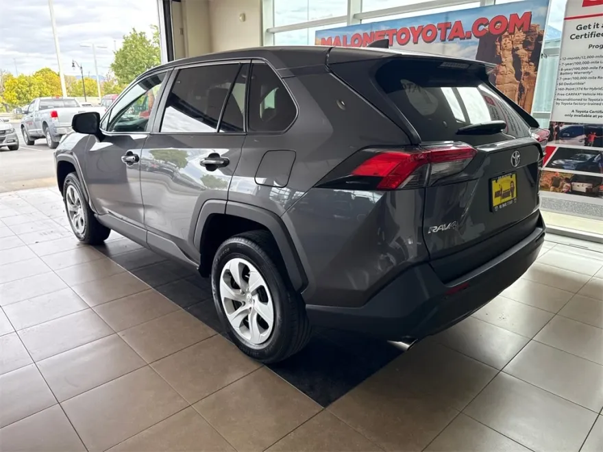 2024 Toyota RAV4 LE photo 1