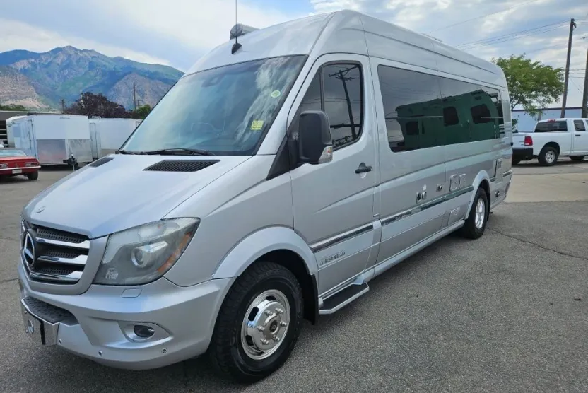 2014 Mercedes Benz Sprinter High Roof photo 1