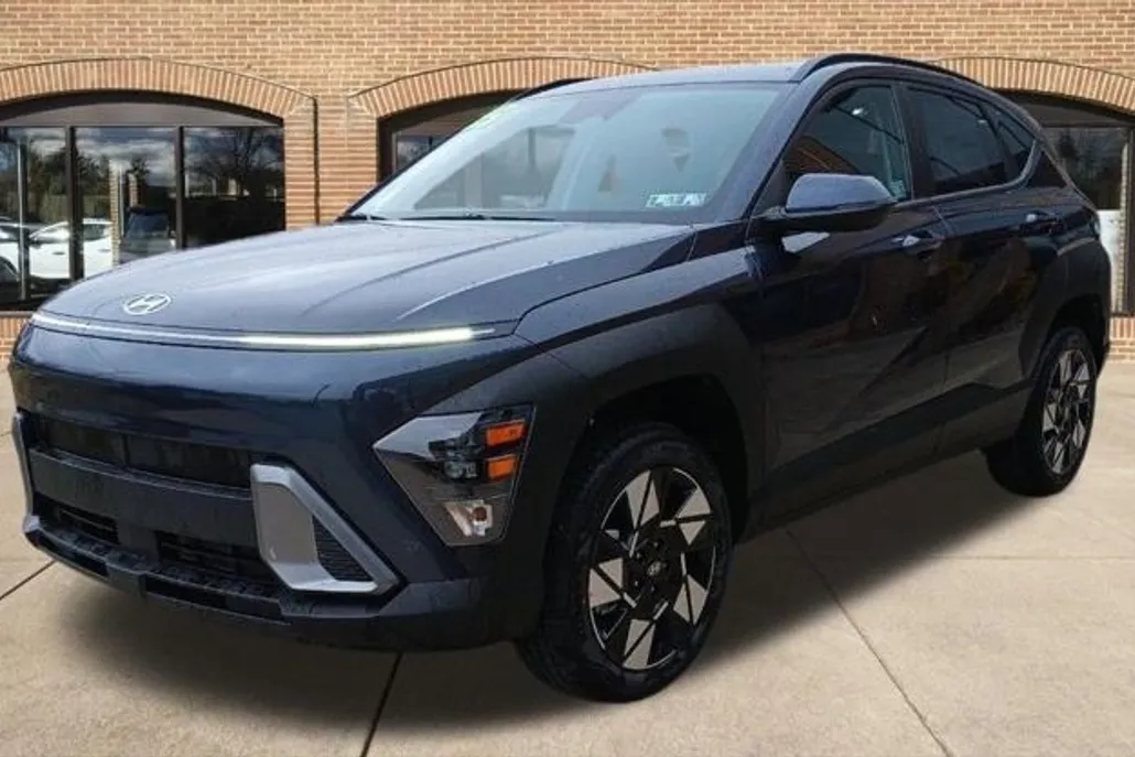 2025 Hyundai Kona SEL photo 1