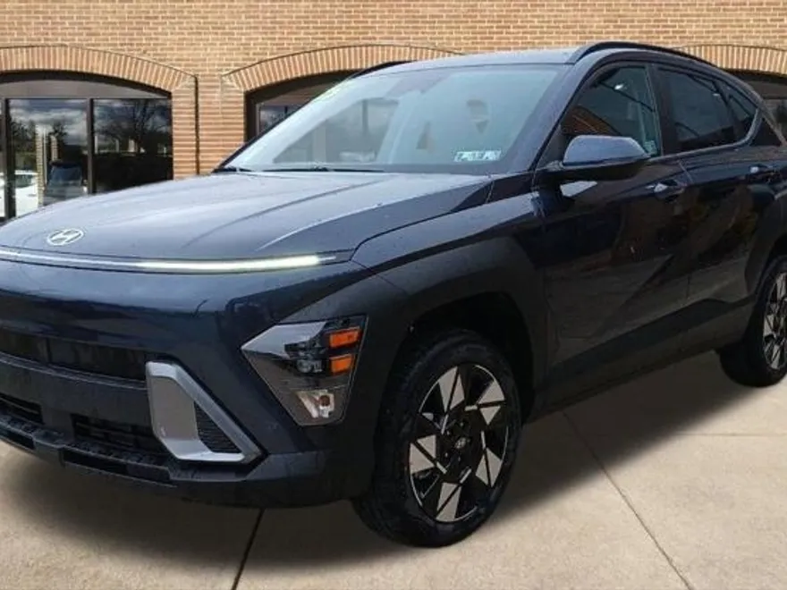 2025 Hyundai Kona SEL photo 1
