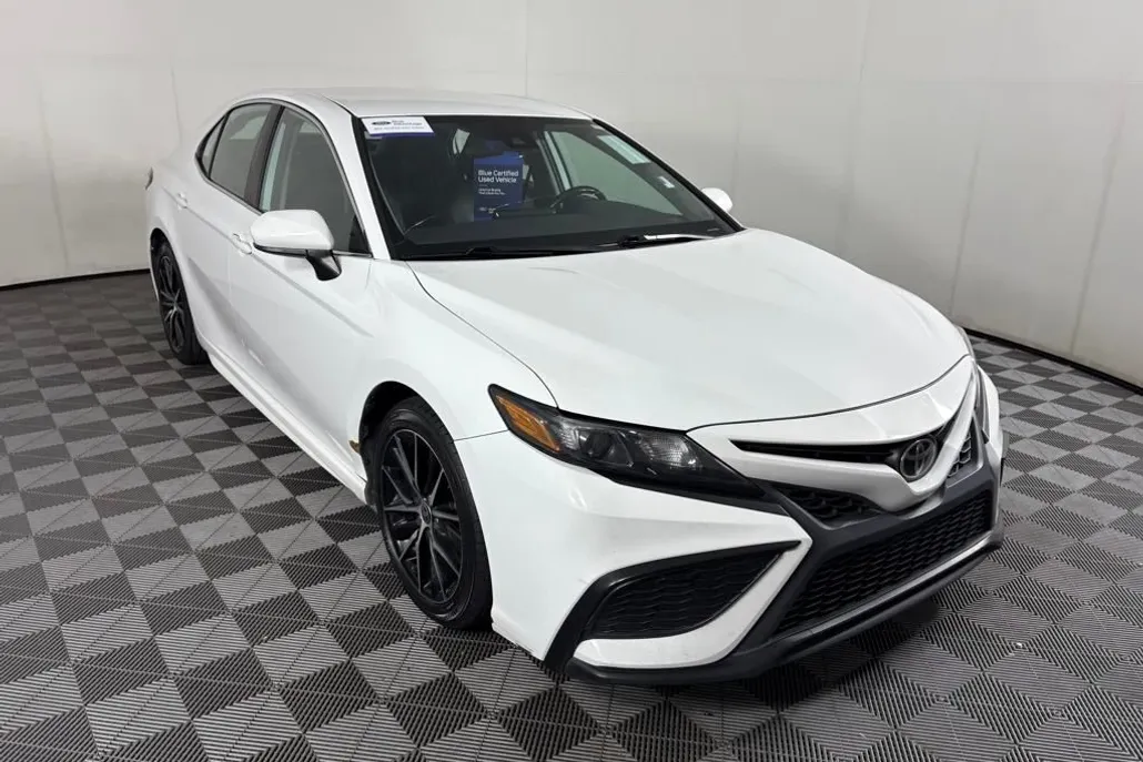 2021 Toyota Camry SE Nightshade Edition photo 1