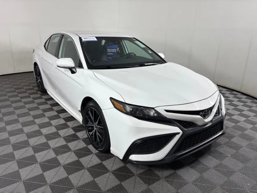 2021 Toyota Camry SE Nightshade Edition photo 1
