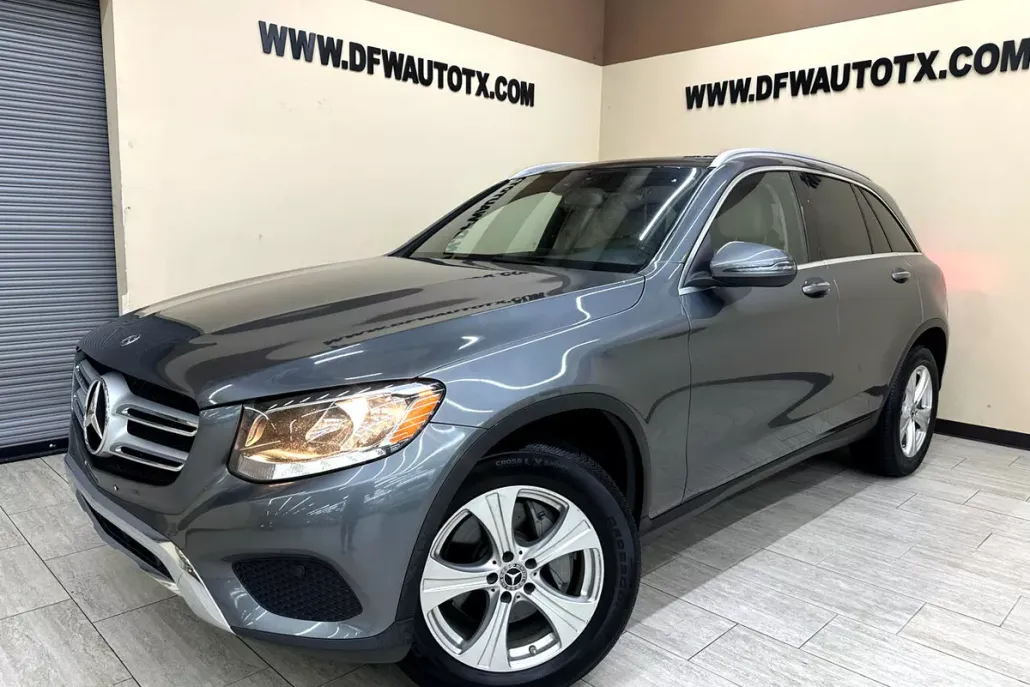 2018 Mercedes Benz GLC 300 photo 1