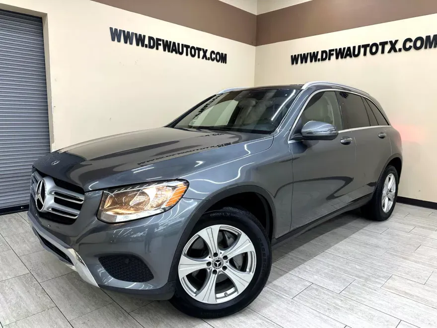 2018 Mercedes Benz GLC 300 photo 1