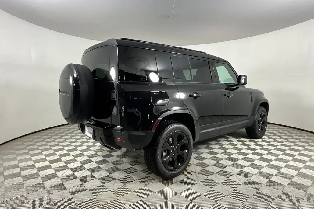 2026 Land Rover Defender 110 S photo 1