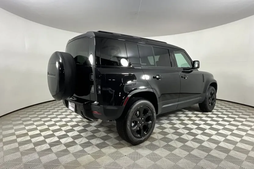 2026 Land Rover Defender 110 S photo 1