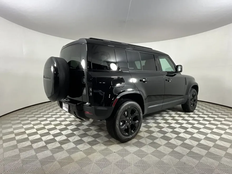 2026 Land Rover Defender 110 S photo 1