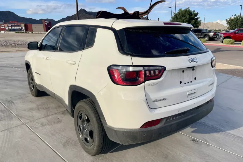 2018 Jeep Compass Sport photo 1