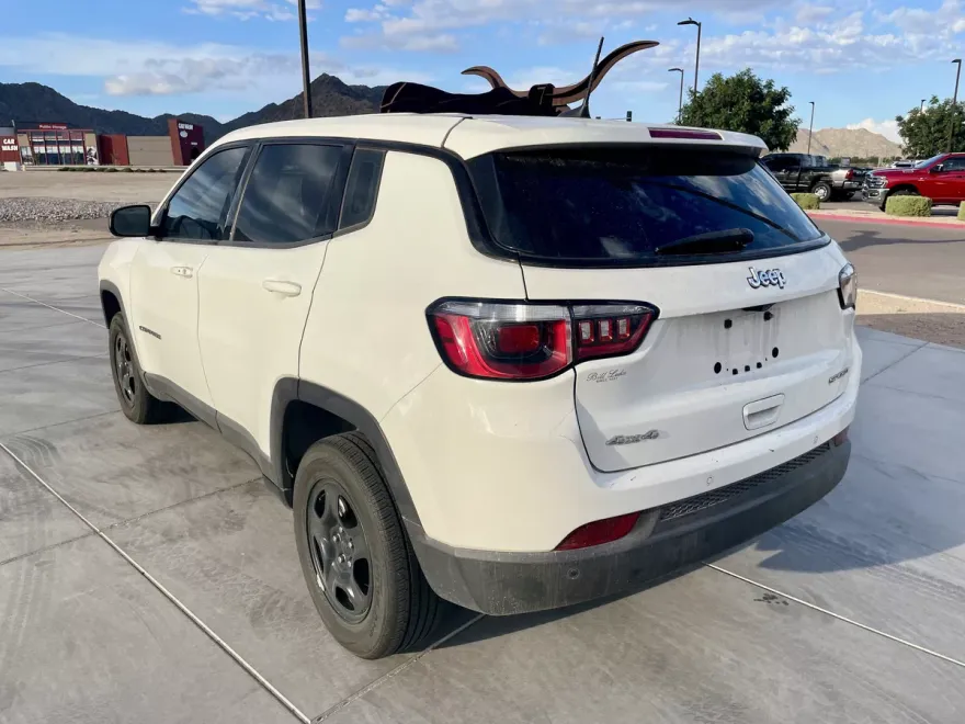 2018 Jeep Compass Sport photo 1