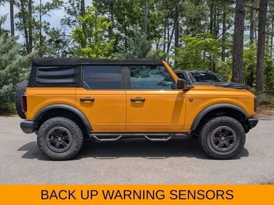 2021 Ford Bronco Base photo 2