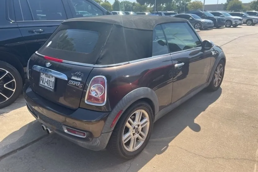 2011 Mini Cooper Base Convertible photo 1