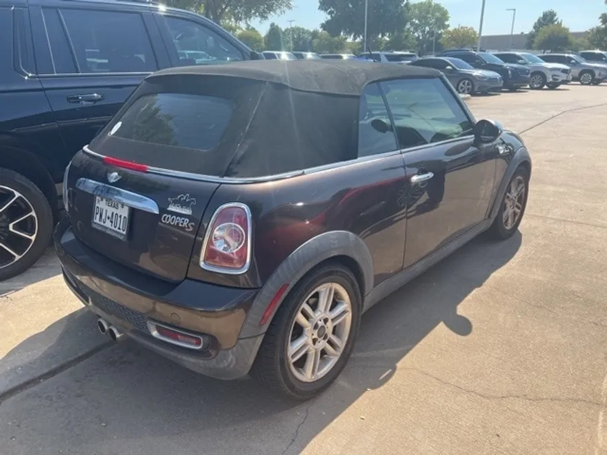 2011 Mini Cooper Base Convertible photo 1