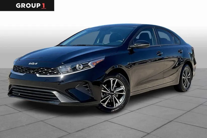 2024 Kia Forte LXS photo 1