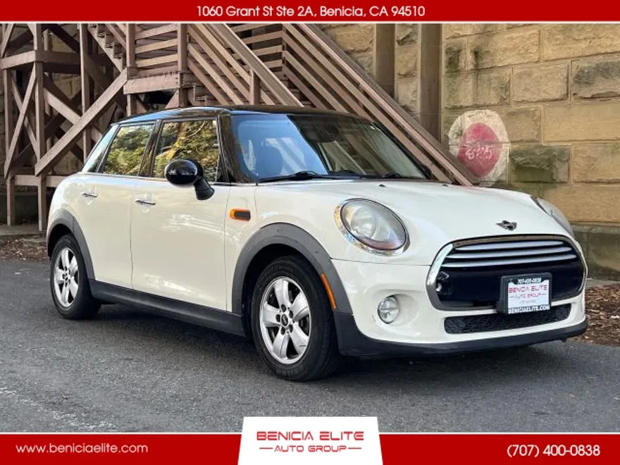 2015 Mini Cooper 4 Door Hardtop photo 1