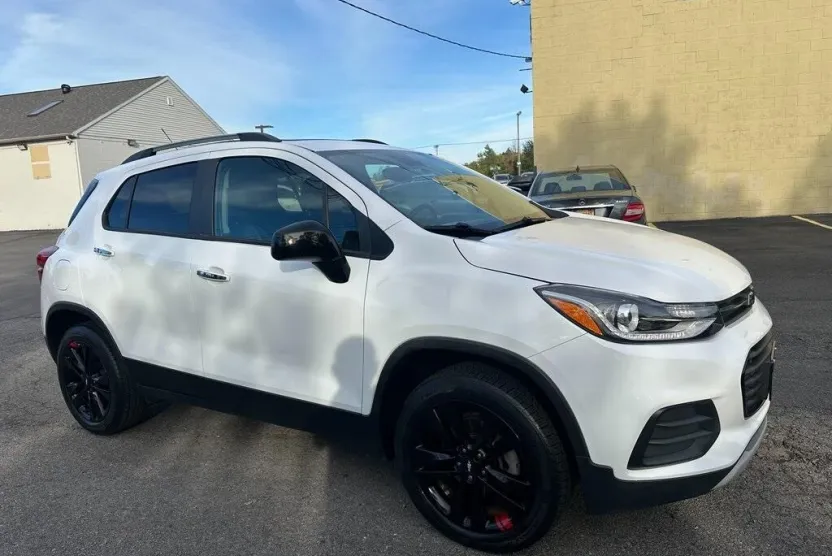 2019 Chevrolet Trax LT photo 1