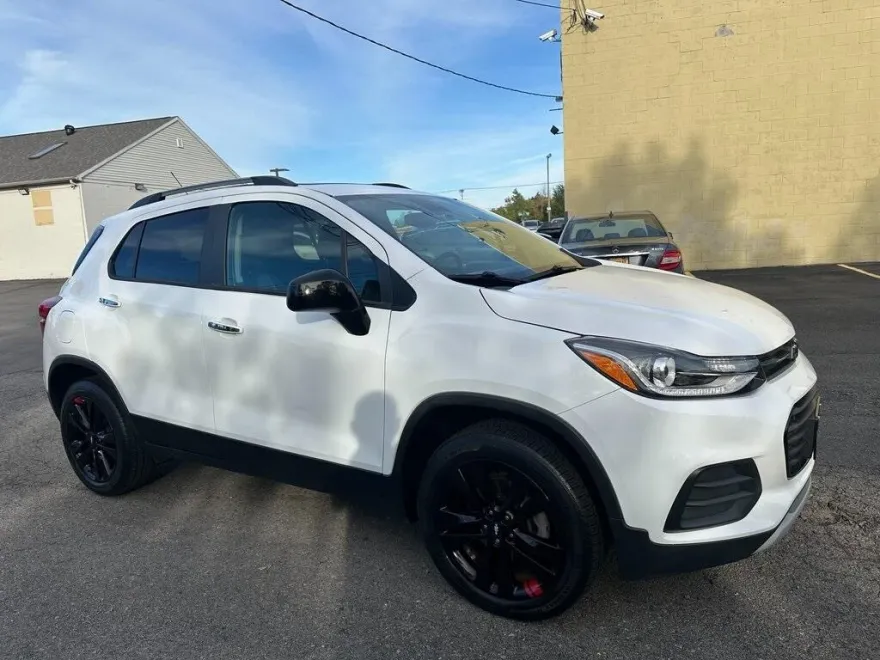2019 Chevrolet Trax LT photo 1