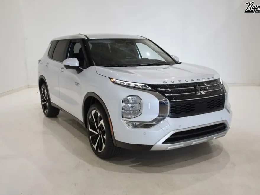 2025 Mitsubishi Outlander PHEV SE photo 1
