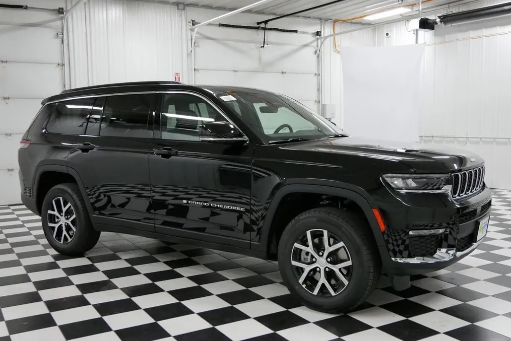 2025 Jeep Grand Cherokee Limited photo 1