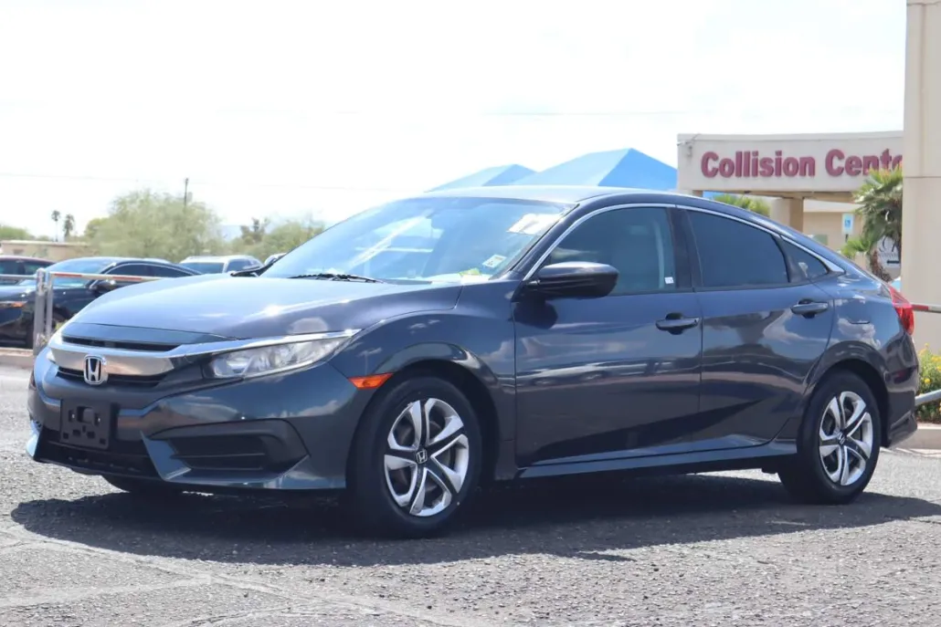 2017 Honda Civic LX photo 1