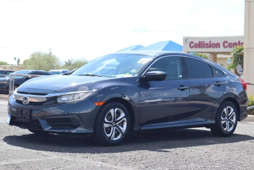 2017 Honda Civic LX photo 1