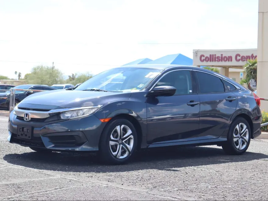 2017 Honda Civic LX photo 1