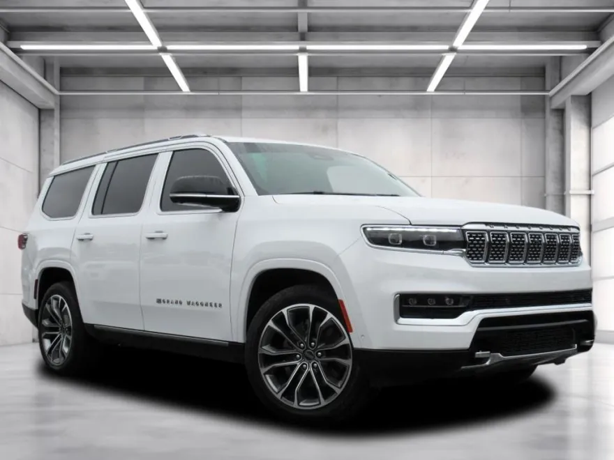 2024 Jeep Grand Wagoneer III photo 1