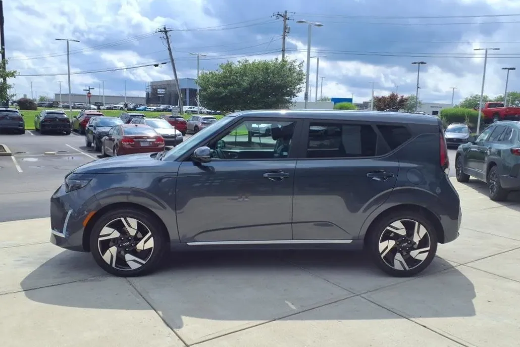 2023 Kia Soul GT-Line photo 1