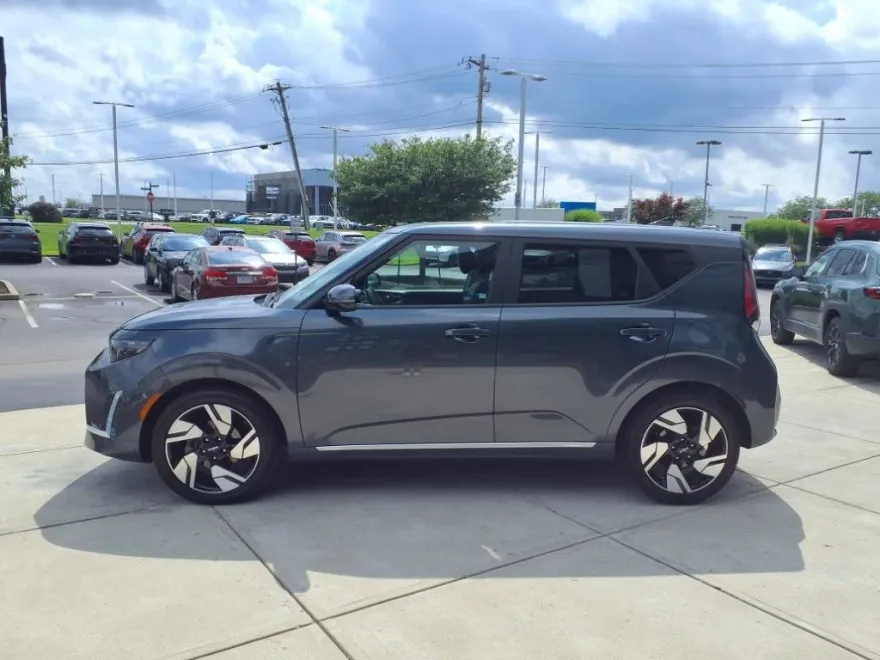 2023 Kia Soul GT-Line photo 1