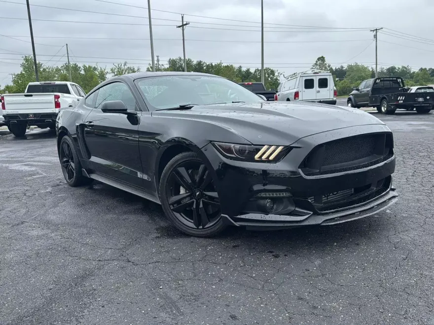2017 Ford Mustang EcoBoost photo 1