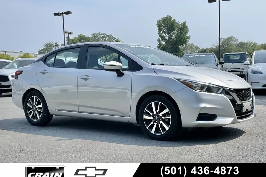 2021 Nissan Versa SV photo 1