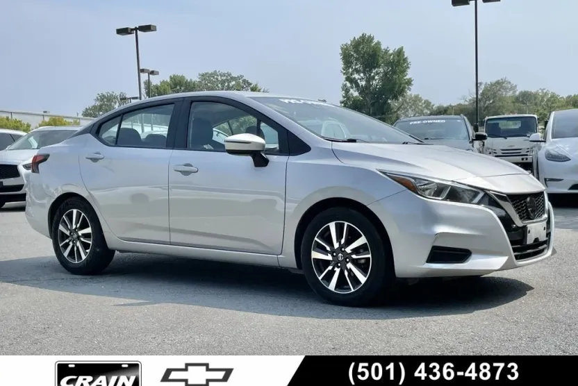 2021 Nissan Versa SV photo 1