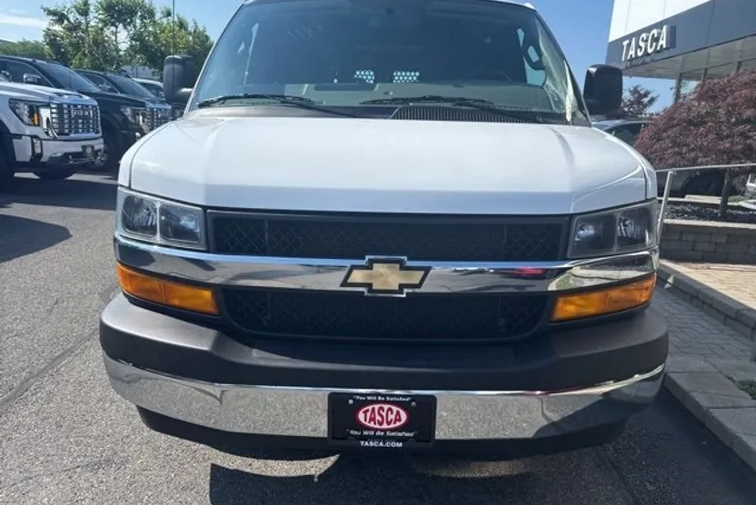 2023 Chevrolet Express Cargo Van 2500 photo 1