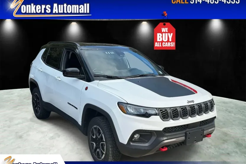 2024 Jeep Compass Trailhawk photo 1