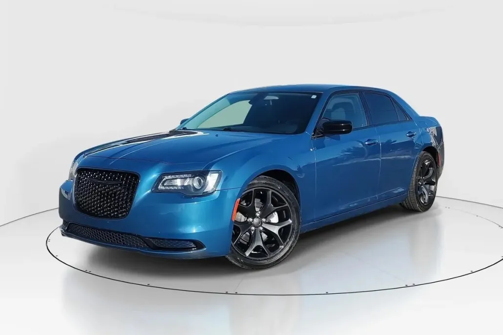 2021 Chrysler 300 Touring photo 1