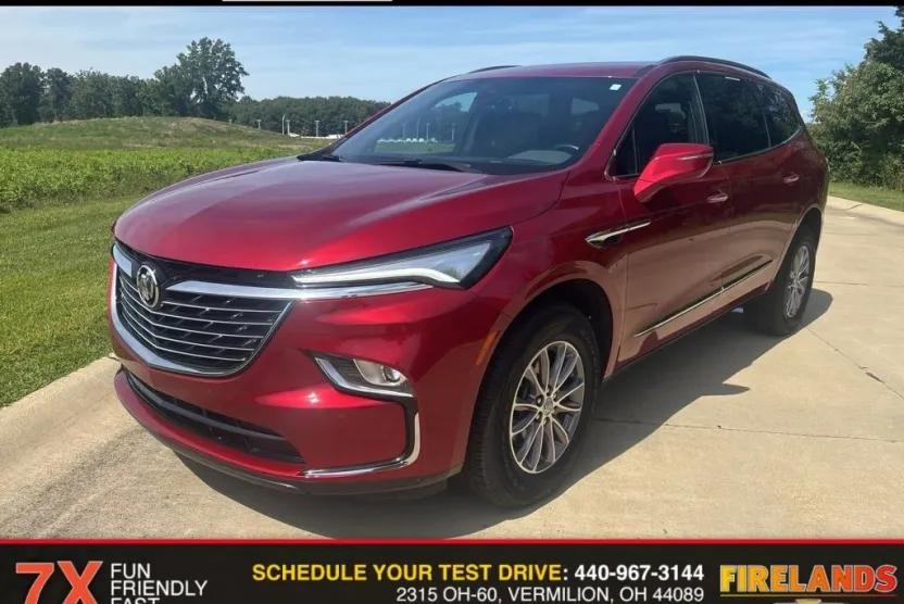 2024 Buick Enclave Essence photo 1
