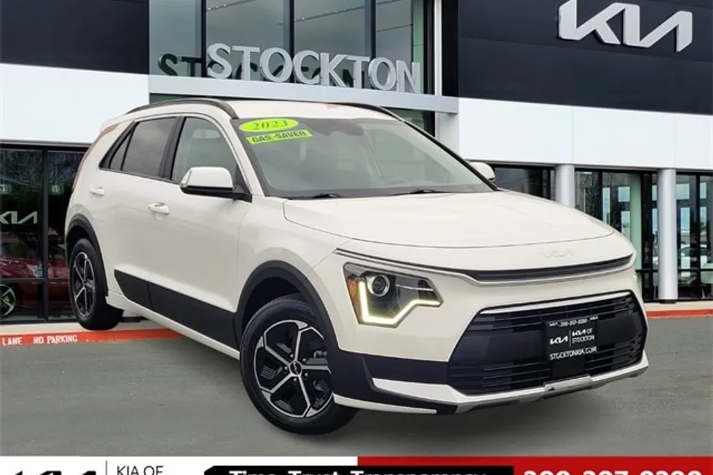 2023 Kia Niro EX photo 1