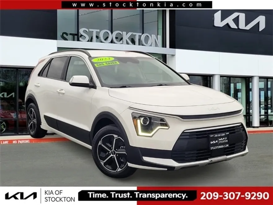 2023 Kia Niro EX photo 1