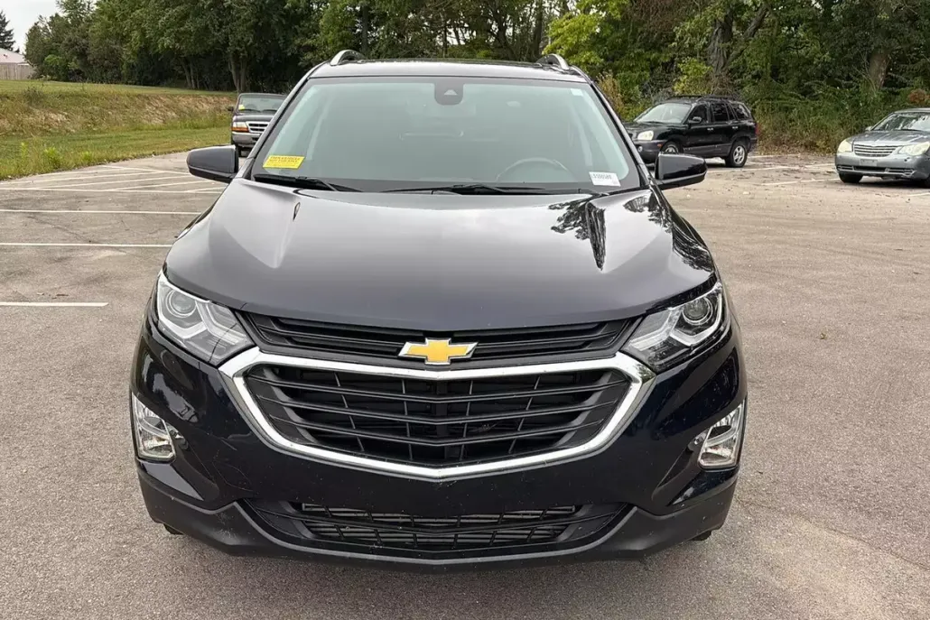 2020 Chevrolet Equinox LT photo 1