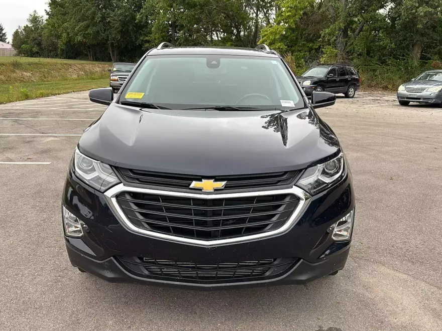 2020 Chevrolet Equinox LT photo 1