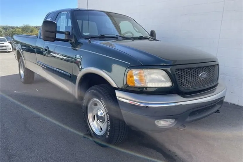 2001 Ford F-150 Lariat photo 1