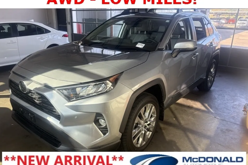 2020 Toyota RAV4 XLE Premium photo 1