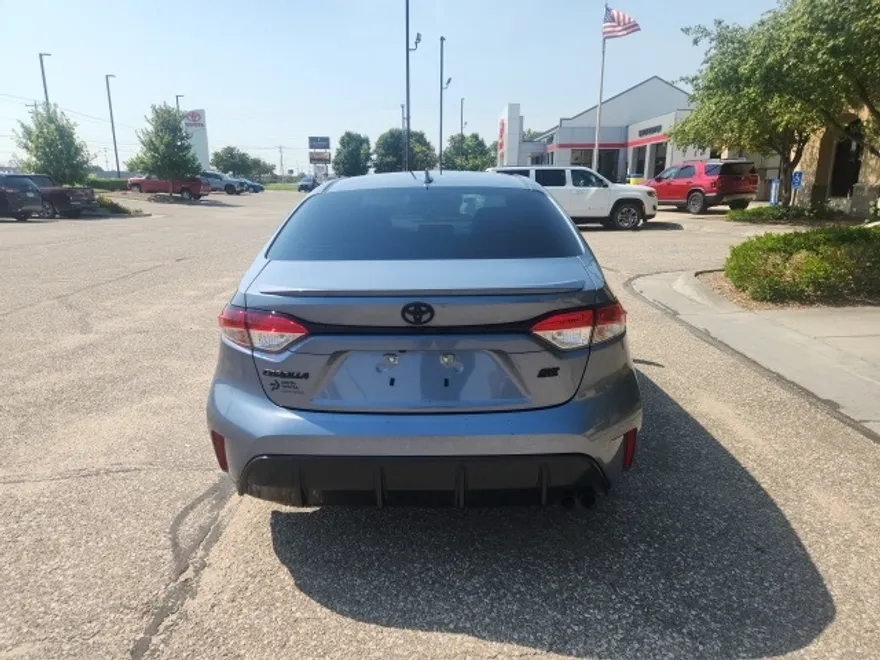 2024 Toyota Corolla SE photo 1