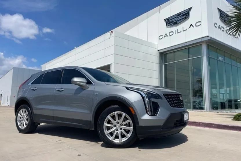 2023 Cadillac XT4 Luxury photo 1