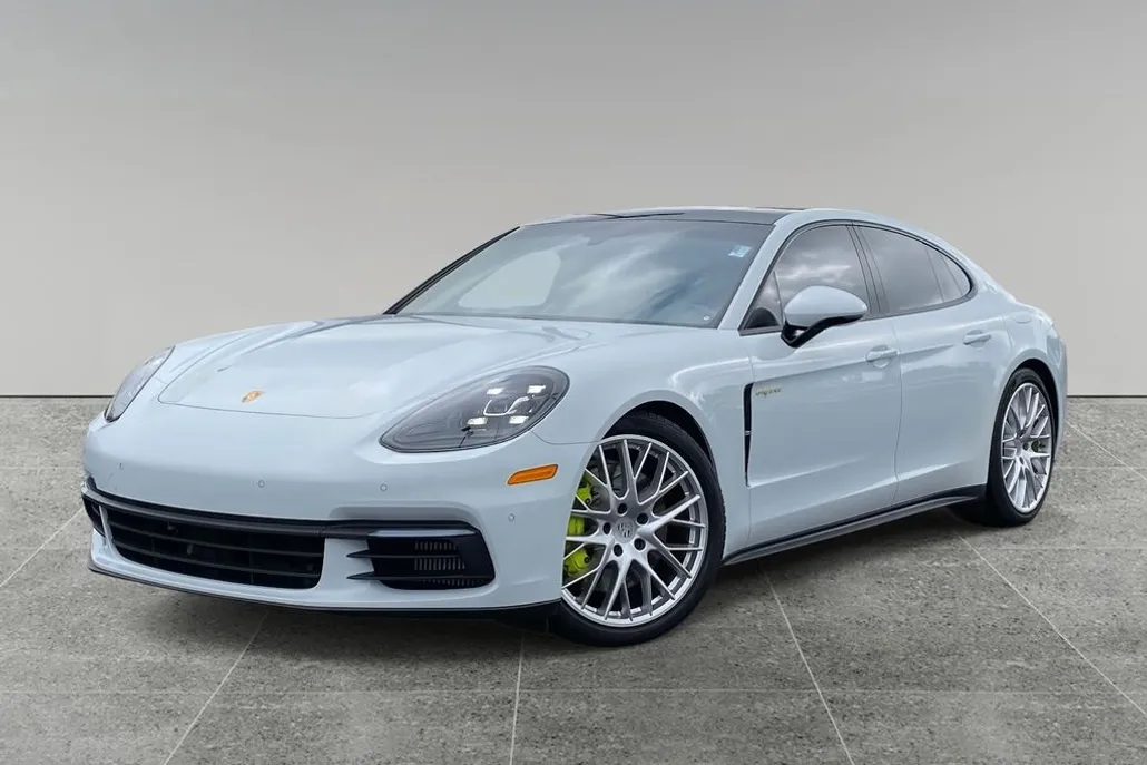 2020 Porsche Panamera E-Hybrid 4 photo 1