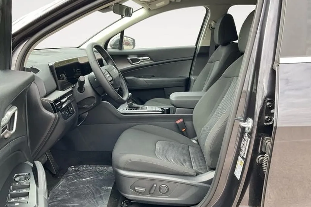 2026 Kia Sportage LX photo 1