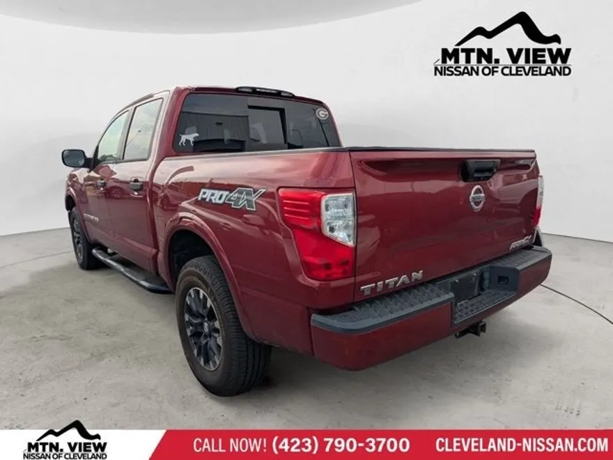 2019 Nissan Titan PRO-4X photo 1