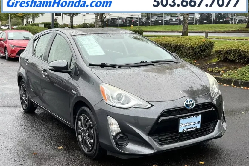 2015 Toyota Prius C Two photo 1