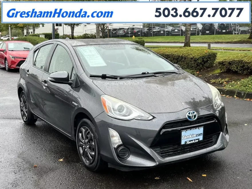 2015 Toyota Prius C Two photo 1
